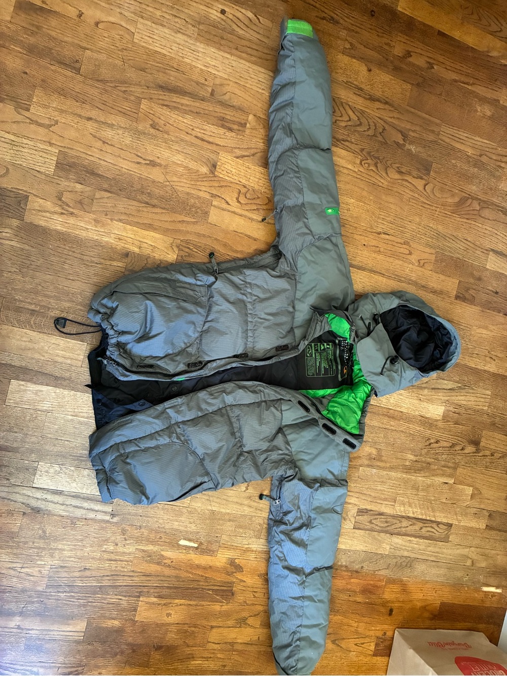 Men's Insulated Ski Jacket in Gray with Green Accents